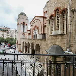 κάντε κράτηση εδώ