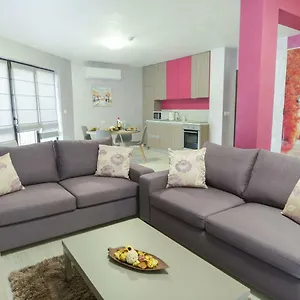 κάντε κράτηση εδώ
